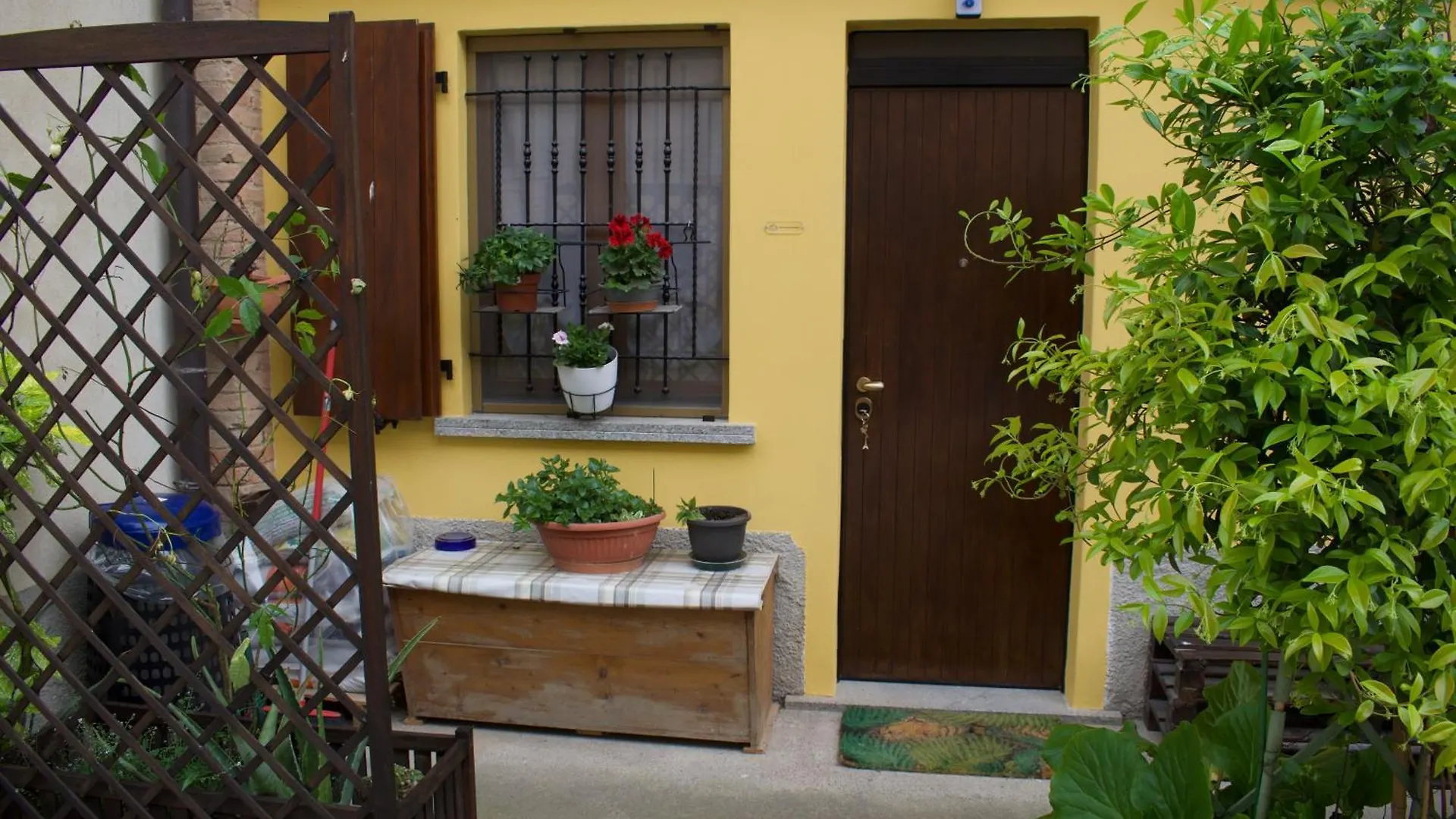 La Casa Del Barba Lejlighed Monguzzo 0*,  Italien