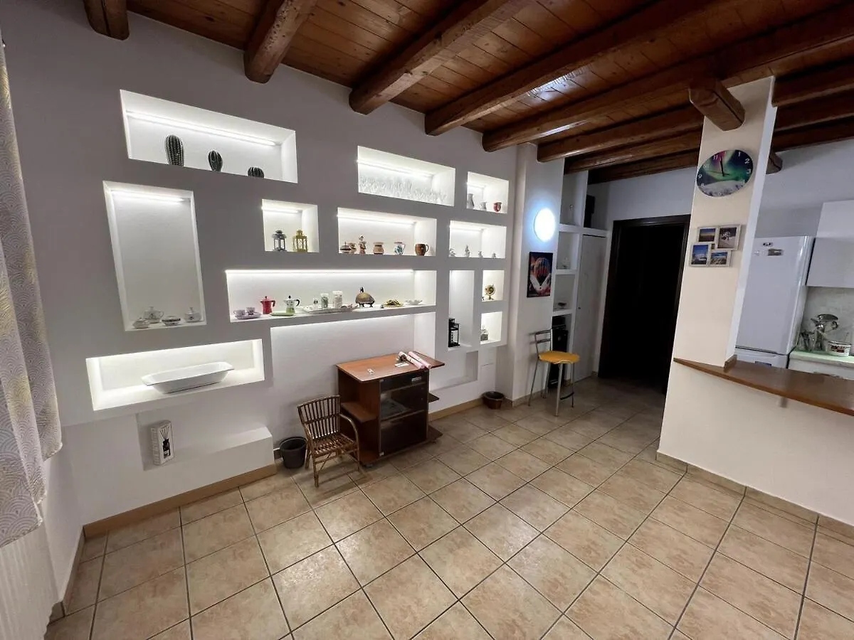 La Casa Del Barba Lejlighed Monguzzo 0*,